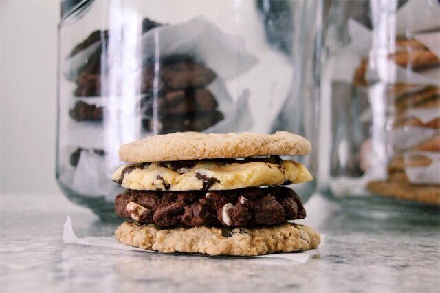 Cookies & Cream Logo