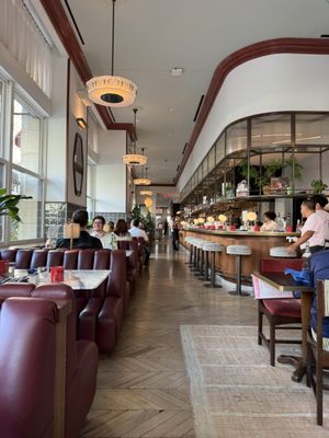 Moonlark’s Dinette by null