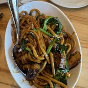 dan modern chinese - dan mein noodles - Chinese Near Me - Manhattan Beach, California