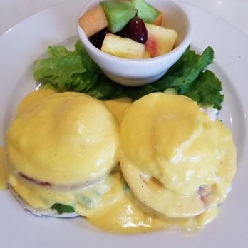 Ruby's Diner - California Benedict - Diners Near Me - Tustin, California