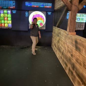 Elysium Axe Bar - Enjoying time at Elyseum - Axe Throwing Near Me - Purcellville, Virginia