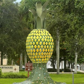 Pineapple Bench - Public Art Near Me - Delray Beach, Florida Pineapple Bench - Public Art Near Me - Delray Beach, Florida