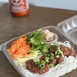 Bao Bao Banh Mi - Vietnamese pork sausage( Nem Nướng) noodle box