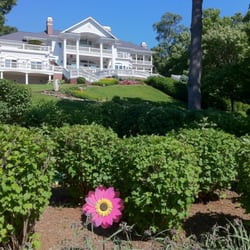 Lake Geneva Chamber Of Commerce - Lake Geneva - One of many mansions