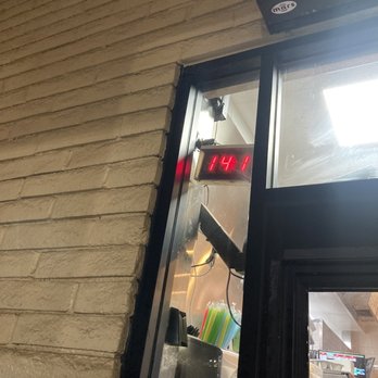 Del Taco - This is my personal time at the window! Cashier had to help 1 cook. 14 minutes just for MY CAR!!!! Don't come here!! - Mexican Near Me - Newbury Park, California Del Taco - This is my personal time at the window! Cashier had to help 1 cook. 14 minutes just for MY CAR!!!! Don't come here!! - Mexican Near Me - Newbury Park, California