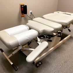 Aligned Chiropractic and Rehab - Chiropractic adjusting room