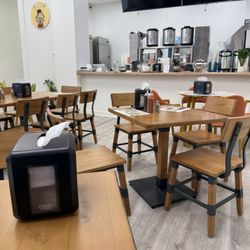 Mai Tea Vietnamese Cuisine - Spacious dining area