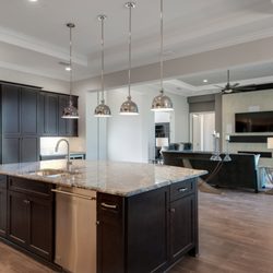 Pinnacle Cabinets & Closets