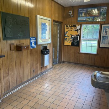 I-65 MM 133 Rest Area - Rest Stops Near Me - Greenville, Alabama