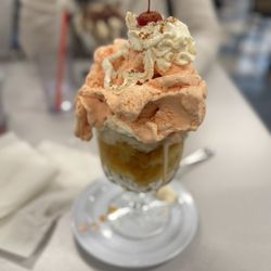 Leatherby's Family Creamery - Peach cobbler