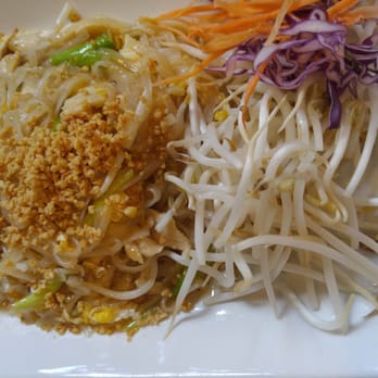 Basil n' Spice Thai Cuisine - Basil pad Thai - Thai Near Me - Worcester, Massachusetts