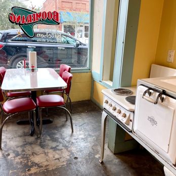 Boomerang Pizza Kitchen - Pizza Near Me - Milton, Florida Boomerang Pizza Kitchen - Pizza Near Me - Milton, Florida