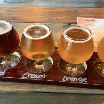 Pee Pa's Garage - Beer flight. Fav was the orange peel - Breweries Near Me - Pinellas Park, Florida