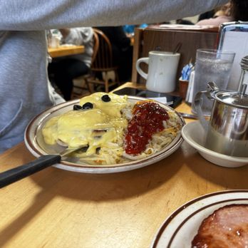 Ole's Waffle Shop - Diners Near Me - Alameda, California