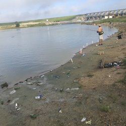 Browder's 3278 Marina - Trash