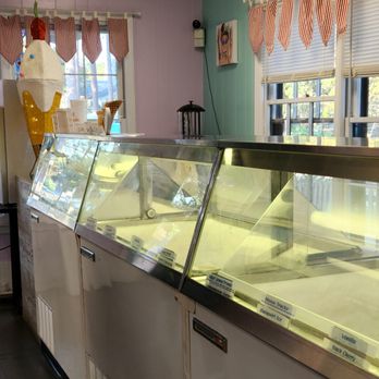 Flanigan's Ice Cream - Interior - Ice Cream & Frozen Yogurt Near Me - Aiken, South Carolina