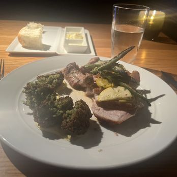 The Establishment - Sliced Pork Chop??? - Terrible Presentation & Taste - Seafood Near Me - Charleston, South Carolina The Establishment - Sliced Pork Chop??? - Terrible Presentation & Taste - Seafood Near Me - Charleston, South Carolina