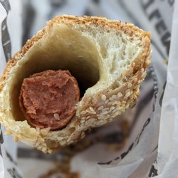 Kettlemans Bagel - Bagel dog with sesame seeds. Hot temperature-wise. So yummy!