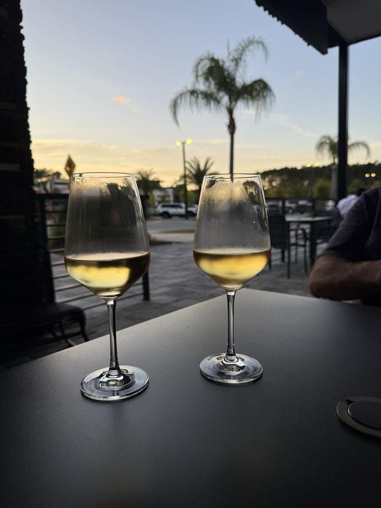 Tim’s Wine Market Logo