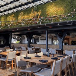 The Crouching Lion - Interior seating