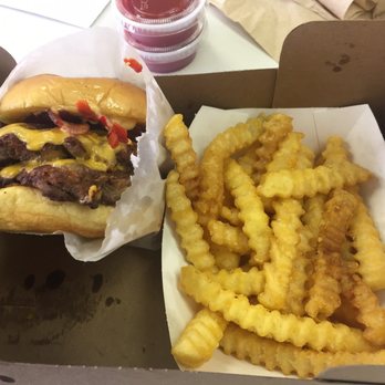 Shake Shack El Segundo - Burgers Near Me - El Segundo, California