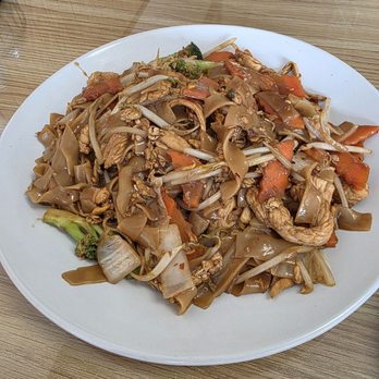 Thai & Beyond - Pad See Ew w/chicken - Noodles Near Me - Wyoming, Michigan Thai & Beyond - Pad See Ew w/chicken - Noodles Near Me - Wyoming, Michigan