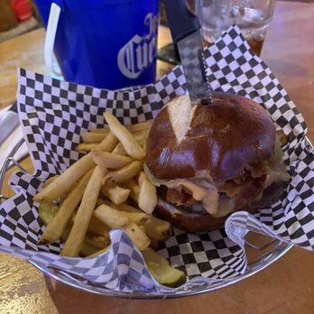 Club Paragon - Log cabin fever burger with fries - American Near Me - Milwaukee, Wisconsin