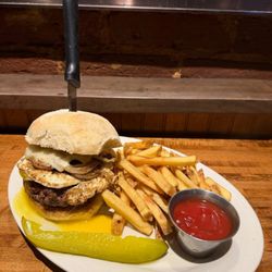 Uncle Albert's - Maggy's Burger
