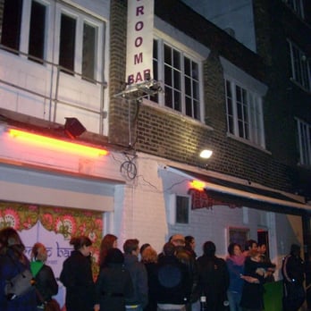 Bedroom Bar - outside on a Saturday - Cocktail Bars Near Me - London, XGL