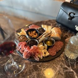 Vino & Vibes - Charcuterie board.