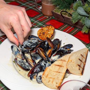 Duke's on 7 - Coconut Chili Mussels - Cocktail Bars Near Me - Minnetonka, Minnesota Duke's on 7 - Coconut Chili Mussels - Cocktail Bars Near Me - Minnetonka, Minnesota