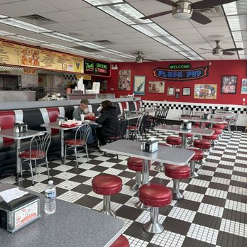 Plush Pup - Inside dining area. Great styling! - American Near Me - Chicago, Illinois