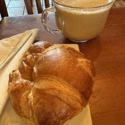 Plain croissant and latte