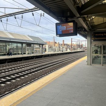 Newark Airport Train Station - Train Stations Near Me - Newark, New Jersey Newark Airport Train Station - Train Stations Near Me - Newark, New Jersey