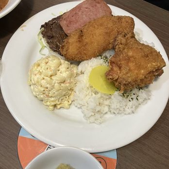 Zippy's Makiki - Diners Near Me - Honolulu, Hawaii Zippy's Makiki - Diners Near Me - Honolulu, Hawaii