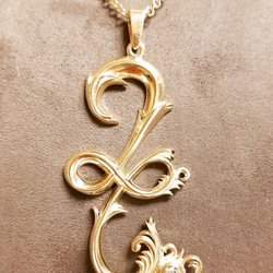 EcoKarat - To all the Chicago Marathon  runners---custon-made, 14kt yellow gold 26.2 numbering with one diamond! #chicagomarathon2020