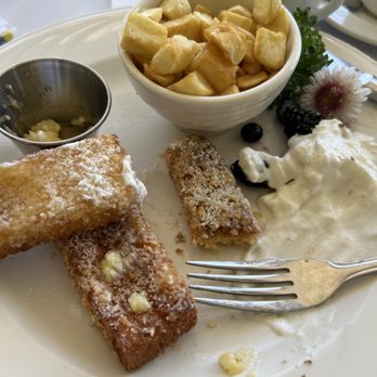 The Veranda Restaurant - French Toast - Desserts Near Me - Fallbrook, California The Veranda Restaurant - French Toast - Desserts Near Me - Fallbrook, California