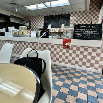Deli & Bop - There are several tables to dine in, with lots of tables outside - Korean Near Me - Honolulu, Hawaii Deli & Bop - There are several tables to dine in, with lots of tables outside - Korean Near Me - Honolulu, Hawaii