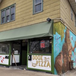 Doge Pizza - Outside