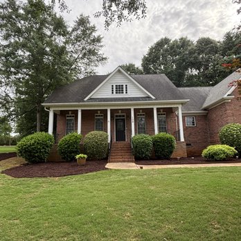 TC Mulching - Completed 25 yards of dyed brown mulch! - Landscaping Near Me - Greer, South Carolina TC Mulching - Completed 25 yards of dyed brown mulch! - Landscaping Near Me - Greer, South Carolina