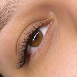 Michelle Bouse's Beauty - Fluffy lash extensions for the bride to be! (Hybrid Full Set)