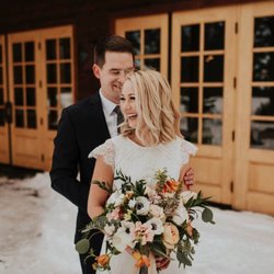 Hey You Flowers - Photo: victoriacarlsonphotography