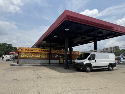 Tacos Y Mariscos El Amigo by null