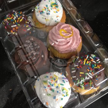 Tag's Bakery - Evanston - Cupcakes - Bakeries Near Me - Evanston, Illinois Tag's Bakery - Evanston - Cupcakes - Bakeries Near Me - Evanston, Illinois