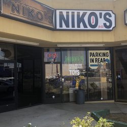 Niko Store - The front of the store located inside of a plaza