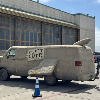 Faction Brewing - When you see Mutts Cutts you know your headed the right way to Faction.  Reminds me of Dumb n Dumber. - Breweries Near Me - Alameda, California