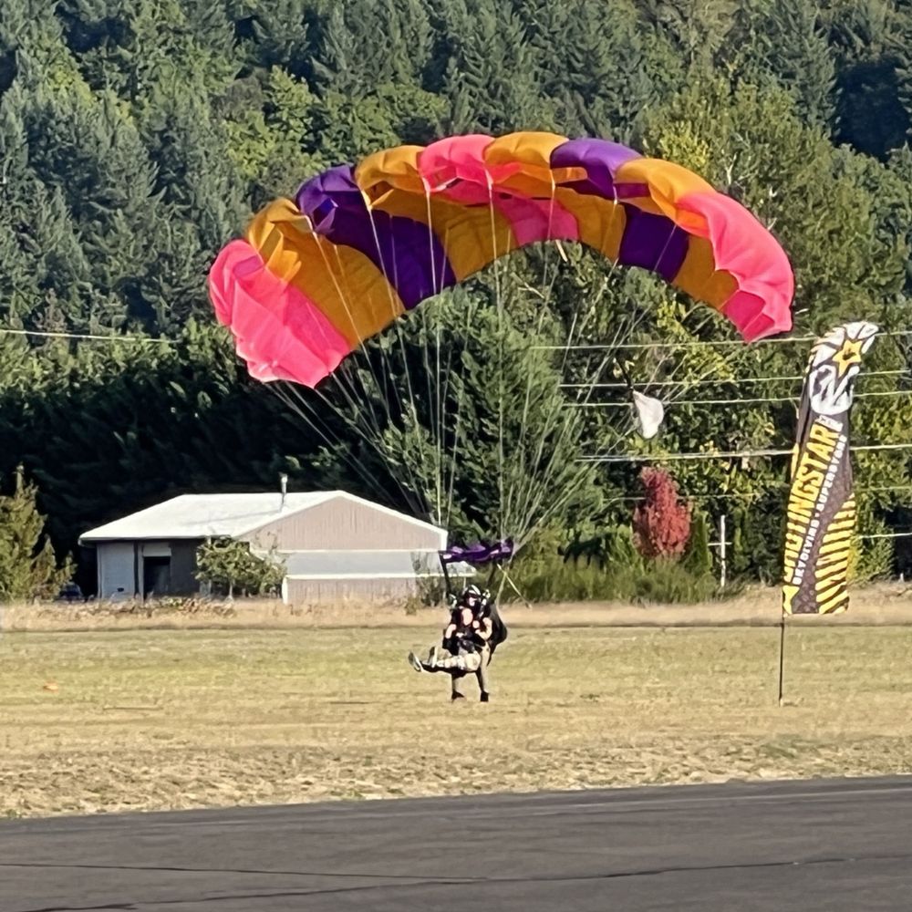 Pacific Northwest Skydiving Center - Landing - Skydiving Near Me - Mulino, Oregon
