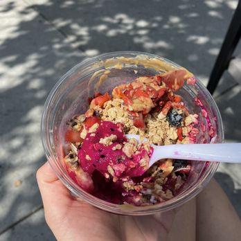 My Friends Cafe - Pitaya bowl! So fresh! - Acai Bowls Near Me - Sierra Madre, California