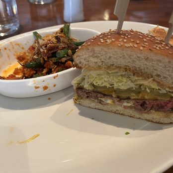 Nick's San Clemente - Cheeseburger with green beans - American Near Me - San Clemente, California Nick's San Clemente - Cheeseburger with green beans - American Near Me - San Clemente, California