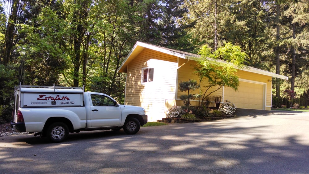 Slide of Estafette Services